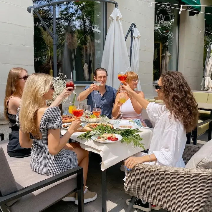 Independent restaurants and their booking management software