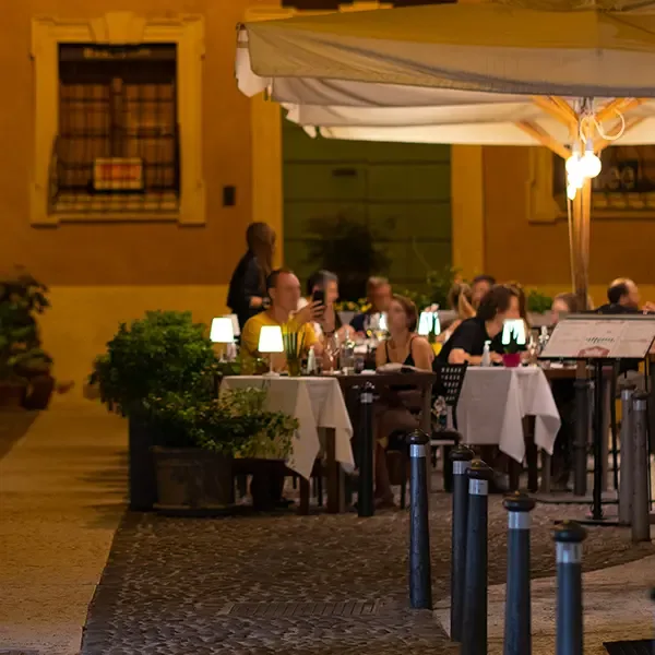 Multilocation restaurant management