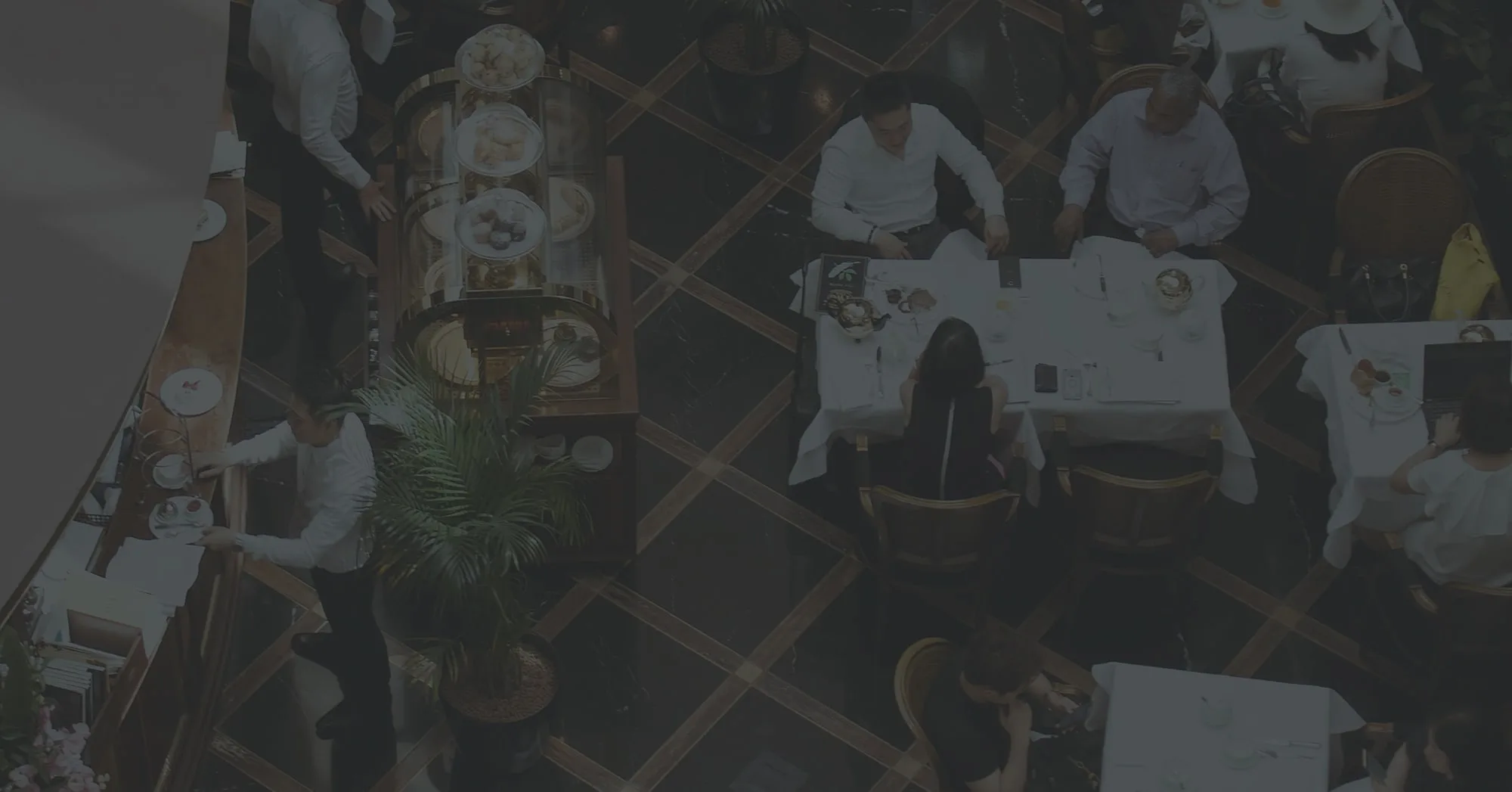 How to manage reservations in a restaurant