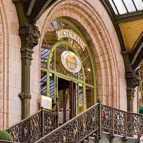 Paris restaurant guest experience