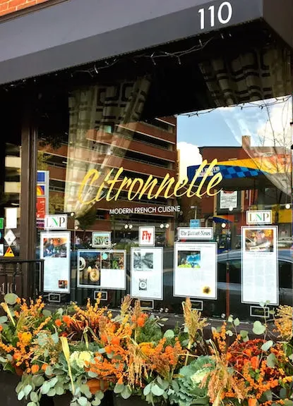 Exterior view of the Citronnelle restaurant, featuring a vibrant facade and a cozy atmosphere.
